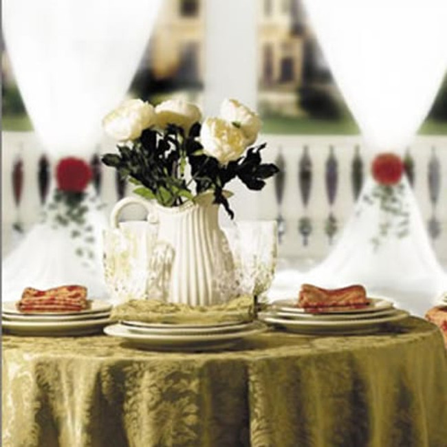 tablecloth with a flower pot